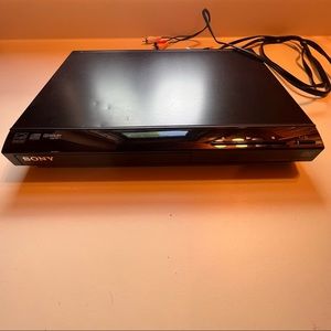 Sony  CD  DVD Player   DVP SR210P   AUDIO VIDEO APPARATUS